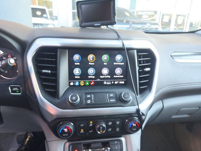 Used 2023 GMC Acadia SLT FWD image 4