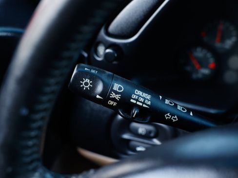 Used 2000 Chevrolet Corvette Coupe image 25