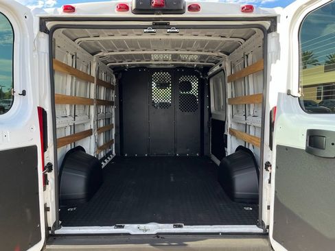 Used 2025 RAM ProMaster 2500 w/ U-Haul Equipment Group FWD image 15