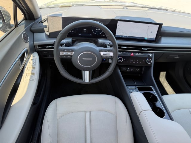 Used 2025 Hyundai Sonata SEL FWD image 21