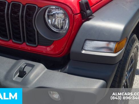 Used 2025 Jeep Wrangler Unlimited Sport AWD/4WD image 11