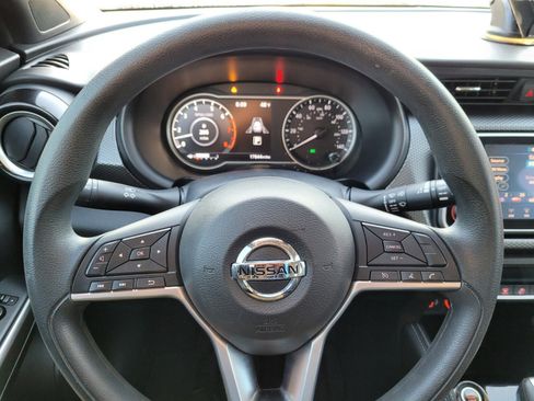 Certified 2020 Nissan Kicks SV image 28