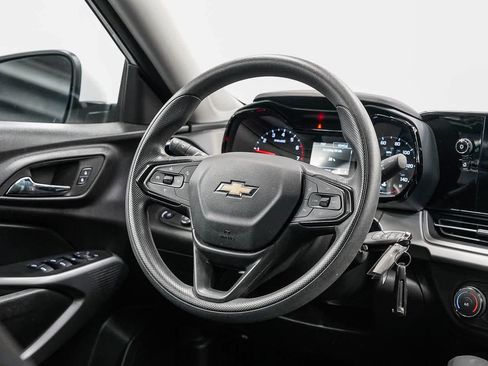 Used 2024 Chevrolet Trax LS w/ LS Convenience Package FWD image 15