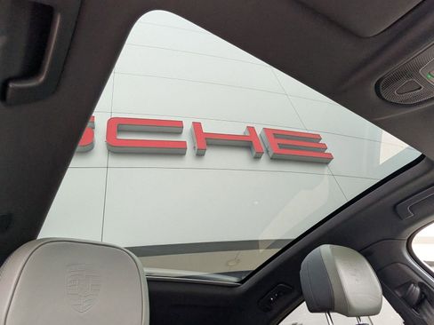 Certified 2025 Porsche Cayenne Coupe image 27