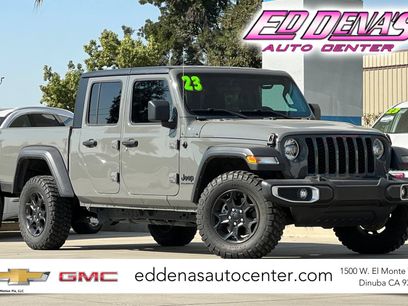 Used 2023 Jeep Gladiator Sport w/ Off Road Group