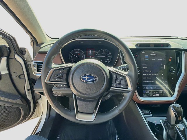 Used 2025 Subaru Outback Touring AWD/4WD image 38