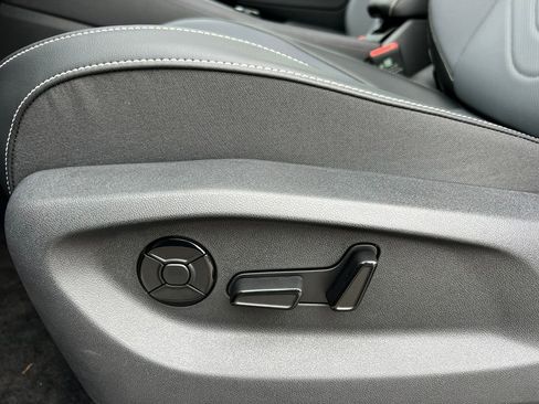 New 2026 Volkswagen Tiguan SE AWD/4WD image 13