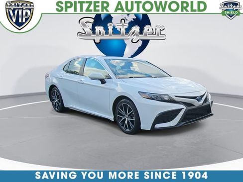 Used 2024 Toyota Camry SE w/ Cold Weather Package FWD image 2