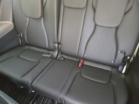 New 2026 Kia Carnival EX FWD image 22