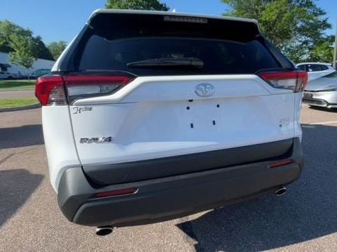 Used 2025 Toyota RAV4 XLE AWD/4WD image 3