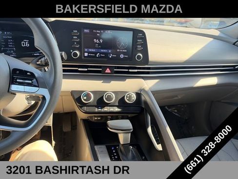 Used 2024 Hyundai Elantra SE FWD image 11