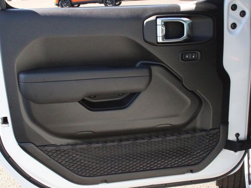 New 2026 Jeep Gladiator Sport image 6