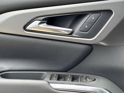 New 2026 Chevrolet Traverse LT w/ Sun and Wheel Package FWD image 22