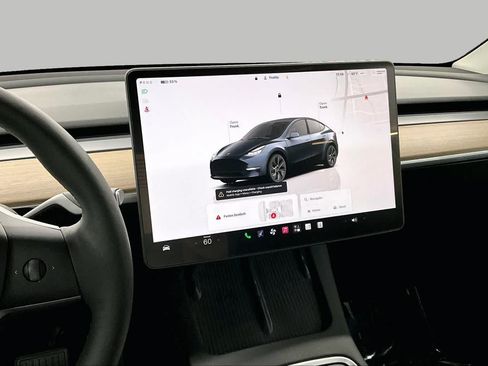 Used 2024 Tesla Model Y 2WD image 6