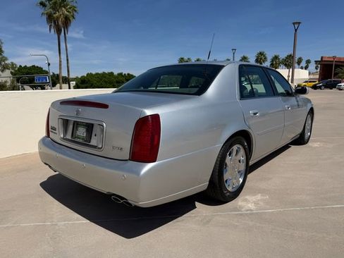 Used 2002 Cadillac De Ville DTS w/ Premium Equipment Pkg image 19