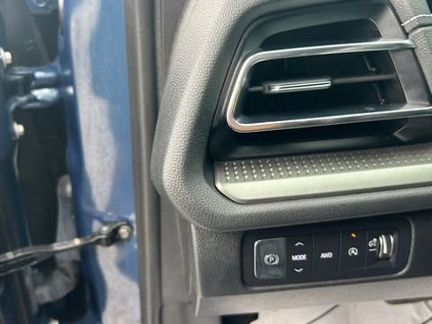 Certified 2025 Chevrolet Traverse LT AWD/4WD image 15