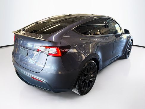 Used 2022 Tesla Model Y Performance AWD/4WD image 9
