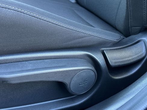 Used 2025 Hyundai Elantra SE image 13