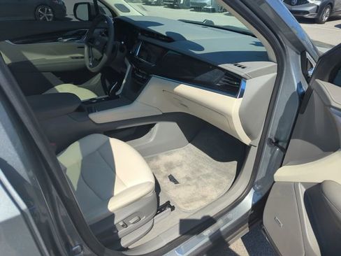 Used 2023 Cadillac XT6 Premium Luxury w/ Technology Package image 39