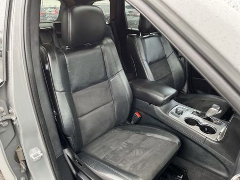 Used 2022 Jeep Grand Cherokee Laredo X image 28