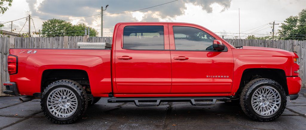 Used 2018 Chevrolet Silverado 1500 LT w/ All Star Edition AWD/4WD image 6
