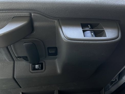 Used 2017 Chevrolet Express 3500 LT w/ LT Preferred Equipment Group image 28