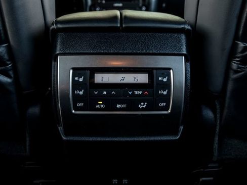 Used 2023 Lexus GX 460 Premium w/ Accessory Package AWD/4WD image 31