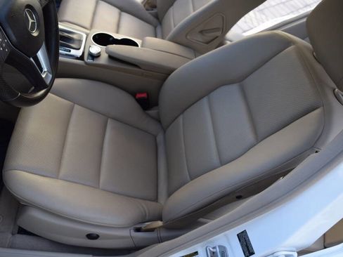 Used 2014 Mercedes-Benz C 300 4MATIC Sedan image 38