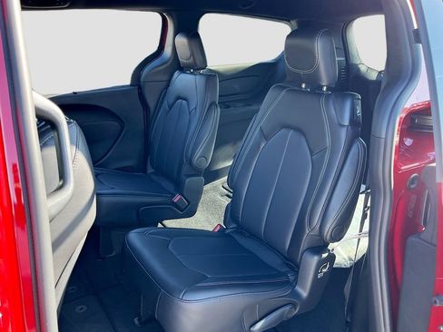 New 2026 Chrysler Voyager LX image 21