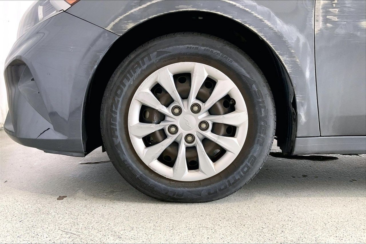 Used 2022 Kia Forte Sedan FWD image 5