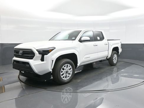 New 2026 Toyota Tacoma SR5 RWD image 4