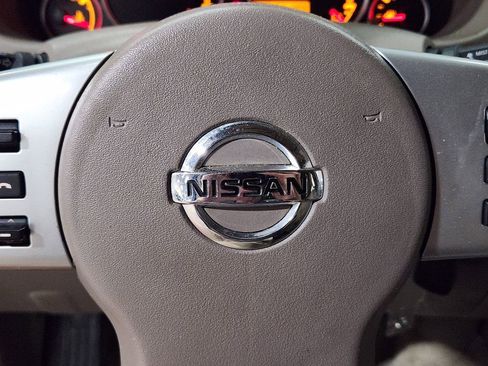 Used 2017 Nissan Frontier SL image 50