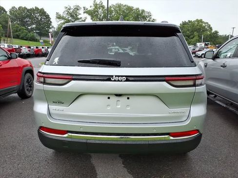 Used 2025 Jeep Grand Cherokee Laredo X w/ Luxury Tech Group I AWD/4WD image 8