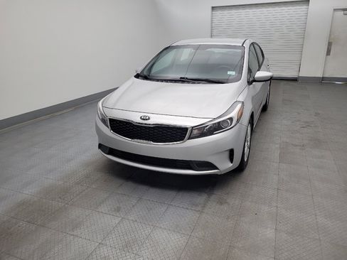 Used 2017 Kia Forte LX w/ LX Popular Package image 15