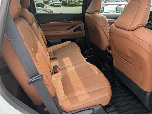 Used 2023 INFINITI QX60 Sensory w/ Cargo Package AWD/4WD image 12