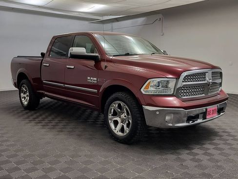 Used 2018 RAM 1500 Laramie w/ Convenience Group AWD/4WD image 7