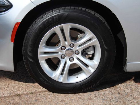 Used 2022 Dodge Charger SXT RWD image 12