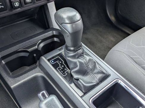 Used 2018 Toyota Tacoma TRD Sport w/ Technology Package RWD image 12