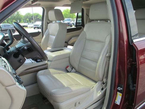 Used 2020 GMC Yukon Denali w/ Open Road Package AWD/4WD image 24