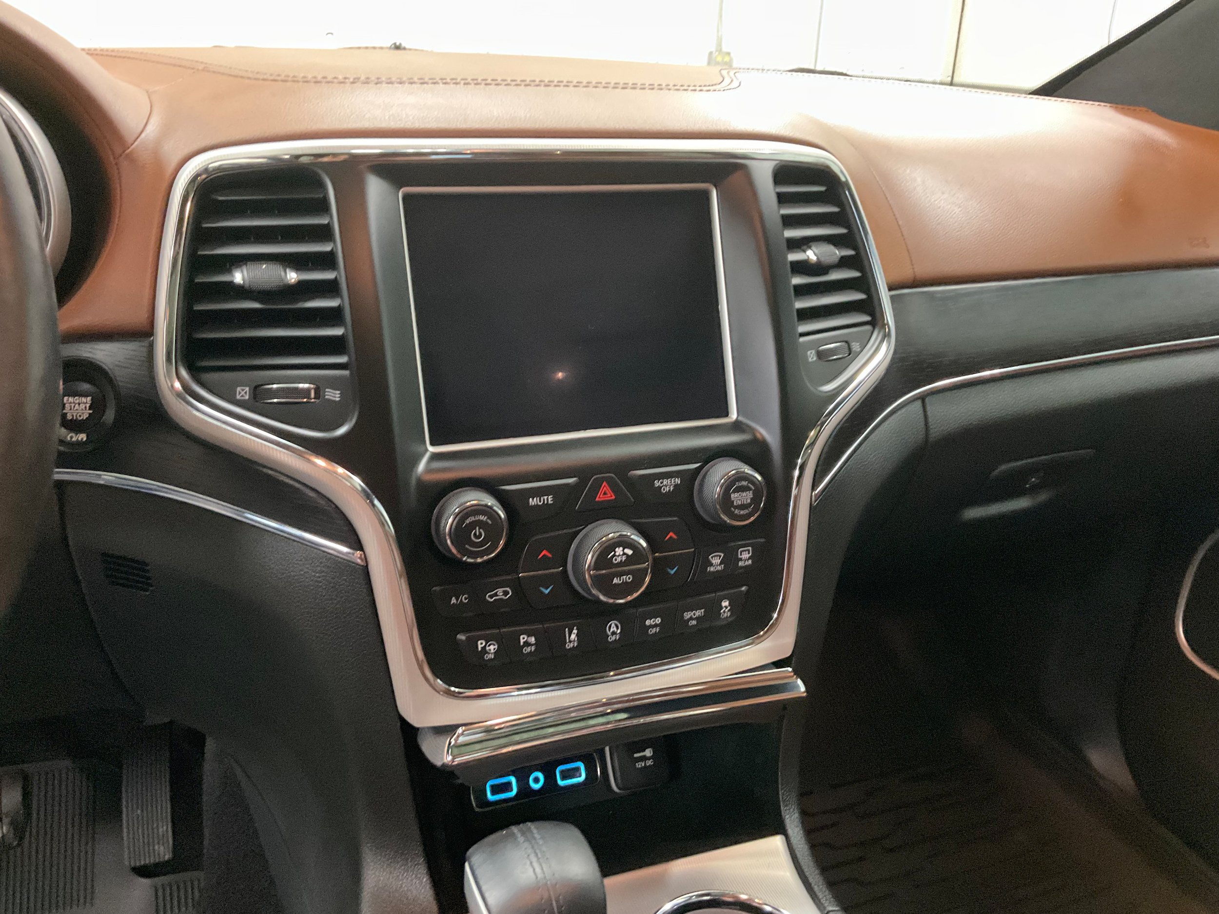 Used 2018 Jeep Grand Cherokee Summit AWD/4WD image 15