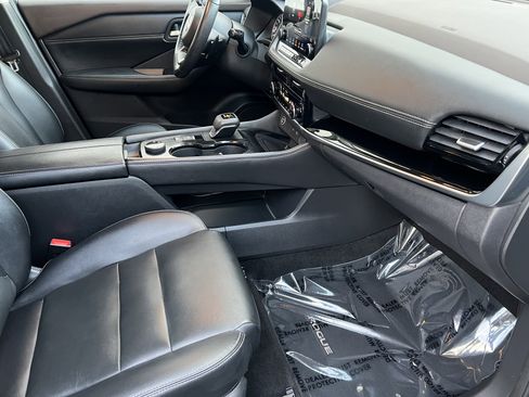 Used 2023 Nissan Rogue SL w/ SL Premium Package image 24