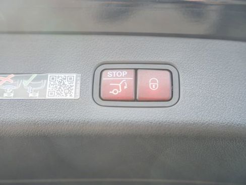 Certified 2024 Mercedes-Benz GLC 300 4MATIC image 11