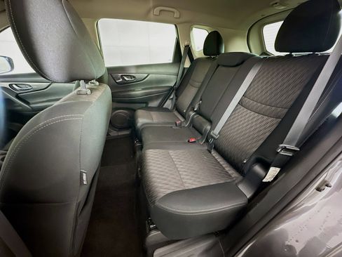 Used 2018 Nissan Rogue S AWD/4WD image 26