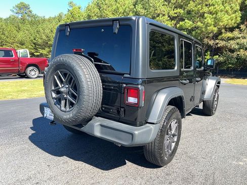 Used 2024 Jeep Wrangler Sport S image 5
