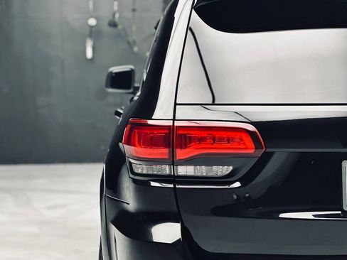Used 2019 Jeep Grand Cherokee Trackhawk w/ Trailer Tow Group IV AWD/4WD image 16