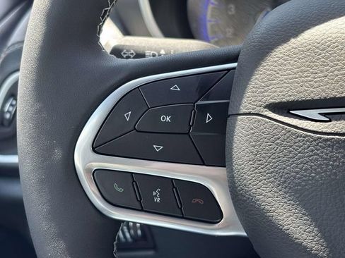 New 2027 Chrysler Pacifica Select FWD image 23