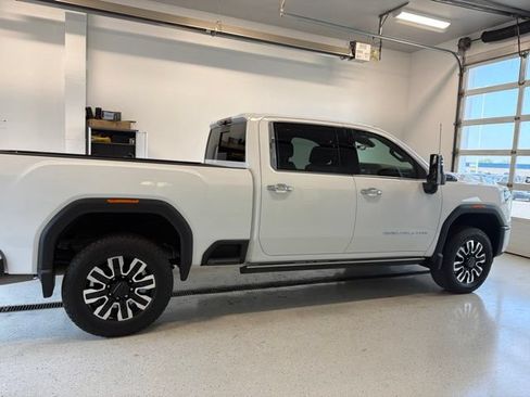 Used 2024 GMC Sierra 2500 Denali Ultimate AWD/4WD image 12