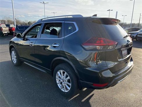 Used 2020 Nissan Rogue SV image 4