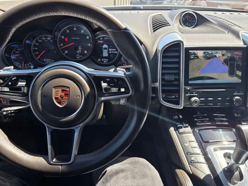 Used 2017 Porsche Cayenne AWD/4WD image 35