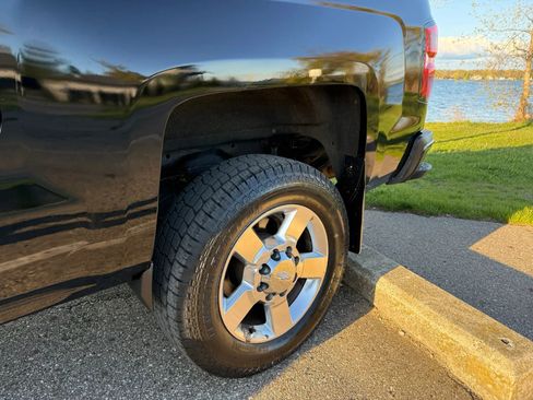 Used 2015 Chevrolet Silverado 3500 LT w/ LT Convenience Package AWD/4WD image 8